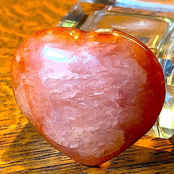 CARNELIAN HEART PUFFED POLISHED HEALING STONE NEW - Picture 3 of 6